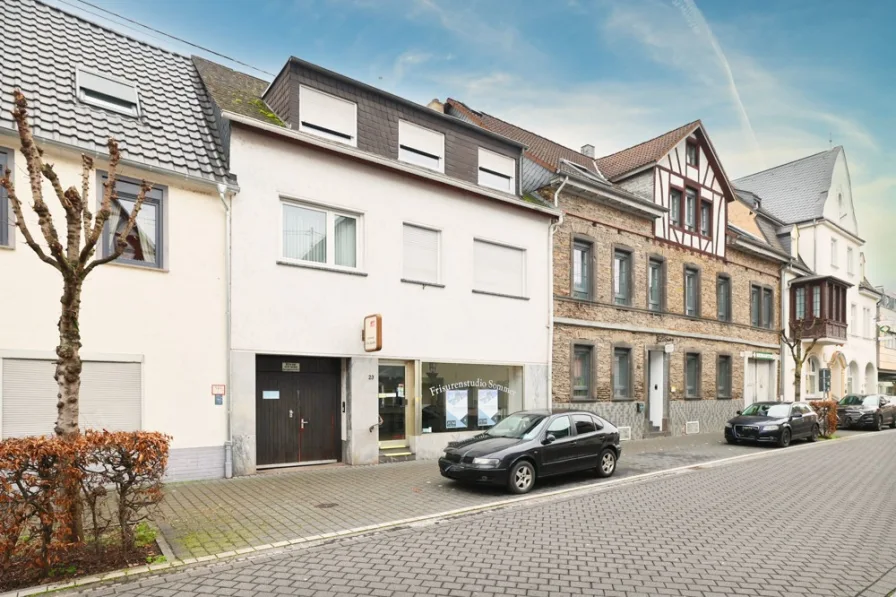 Aussenansicht  - Haus kaufen in Rhens - Solides Wohn und Geschäftshaus in zentraler Innenstadtlage von Rhens - Hochstraße