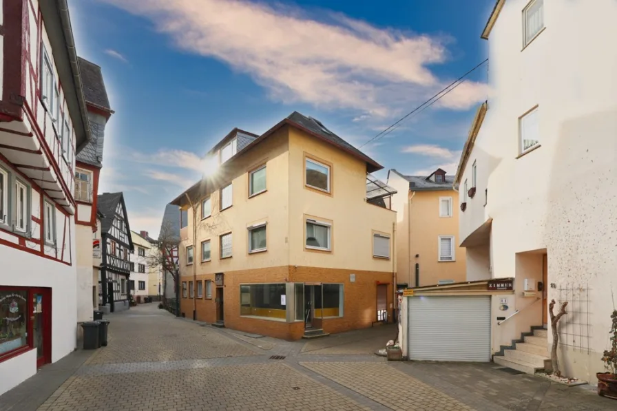 Hausansicht - Haus kaufen in Braubach - Solides Wohn- und Geschäftshaus im Herzen der Altstadt von Braubach am Rhein