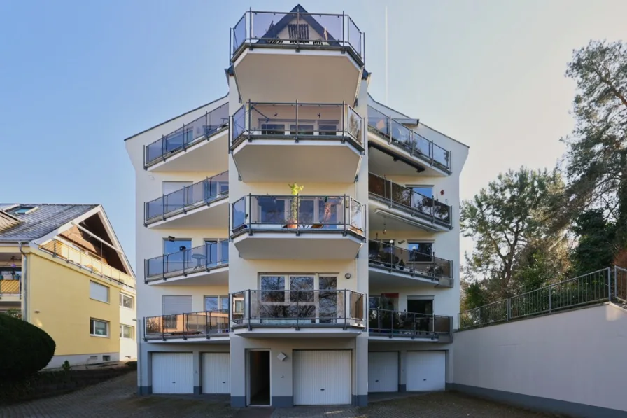 Rückansicht - Wohnung kaufen in koblenz - Helles 1-ZKB-Appartement mit Balkon und PKW-Stellplatz in Koblenz-Pfaffendorf