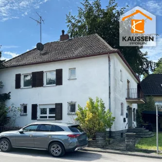 Hausansicht - Haus kaufen in Langerwehe - Außergewöhnliches Wohnhaus mit Bauplatz in guter und ruhiger Lage von Langerwehe! (Sanierungsobjekt)