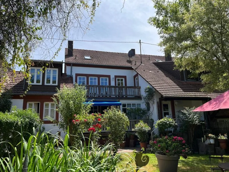 Rückansicht - Wohnung kaufen in Riegelsberg - RIEGELSBERG : 3 ZKB - MAISONETTE - Wohnung ( 104,8 m² ) mit BALKON und GARAGE !