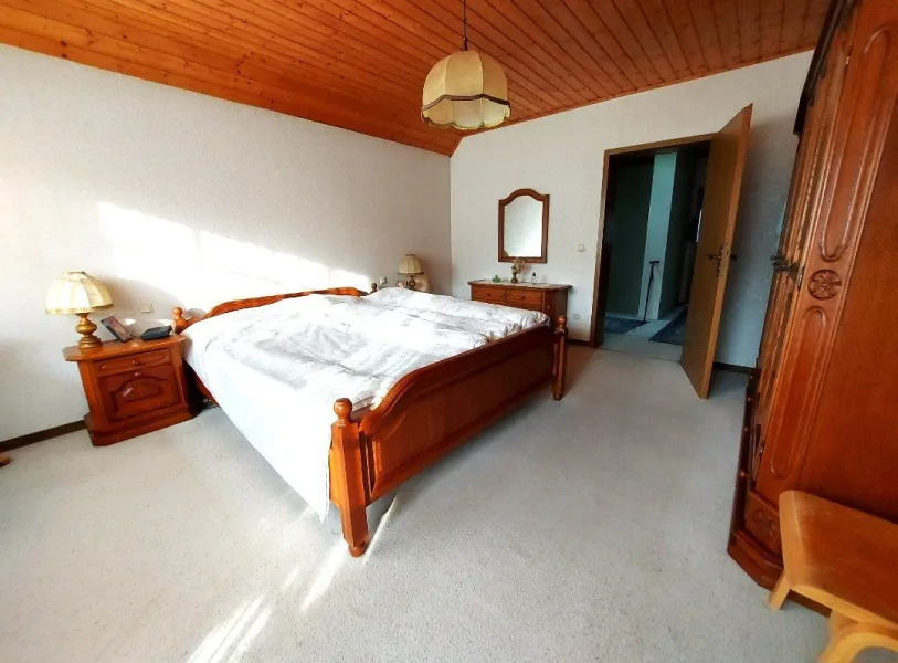 Schlafzimmer DG