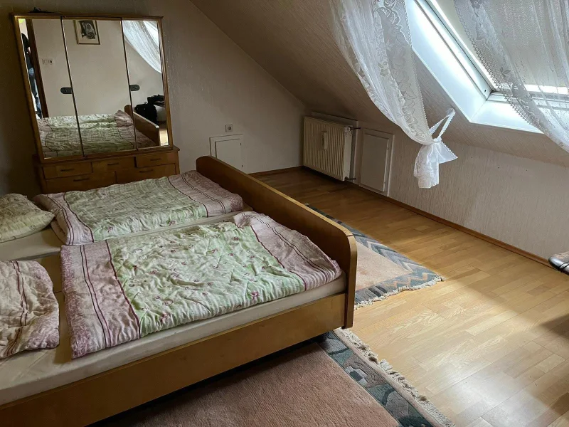 Schlafzimmer DG