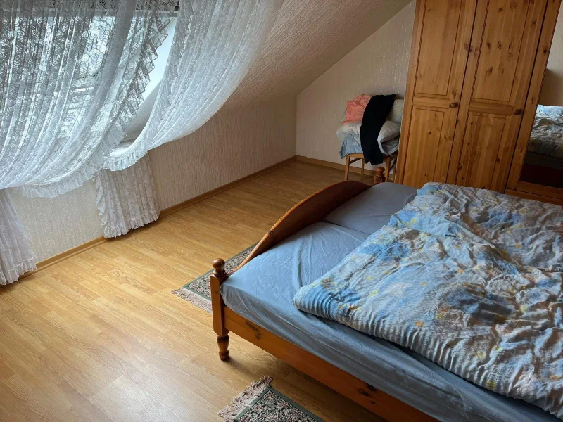 Schlafzimmer DG