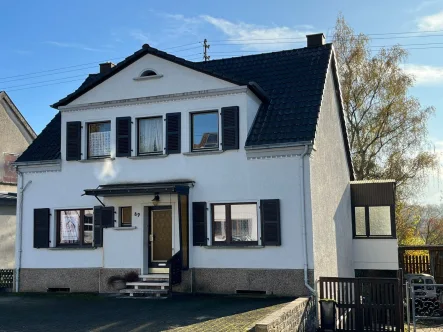 Front - Haus kaufen in Lebach - LEBACH : ALTBAU - CHARME mit 6 Zimmern / 2 Küchen / 2 Bädern  und 5257 m² GRUNDSTÜCK !