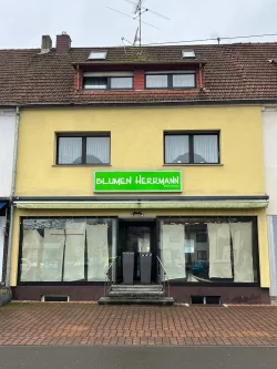 Front - Haus kaufen in Schmelz - SCHMELZ : WOHN- und GESCHÄFTSHAUS im ZENTRUM für individuelle NUTZUNG ! 