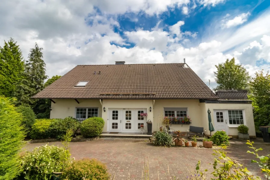 Titelbild - Haus kaufen in Wipperfürth - Traumhaftes Mehrgenerationenhaus in Wipperfürth - Kupferberg