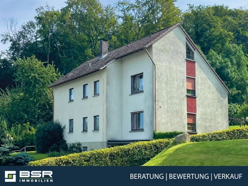 Hausansicht - Haus kaufen in Oerlinghausen - Familienfreundlich mit Wald- und Weitblick