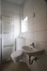 modernes Duschbad im Dachgeschoss