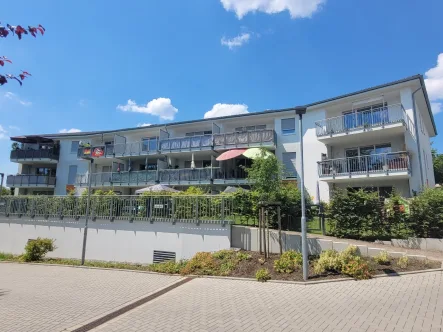 Rückansicht - Wohnung mieten in Leverkusen - Neuwertige 3-Zimmer-Wohnung mit Einbauküche, großem Balkon und Aufzug!