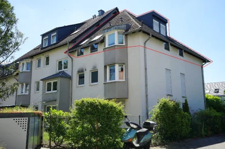 Hausansicht - Wohnung kaufen in Leverkusen - Nahe der Kölner Stadtgrenze: Individuelle DG-Maisonette mit 2 TG-Stellplätzen in Lev.-Schlebusch!