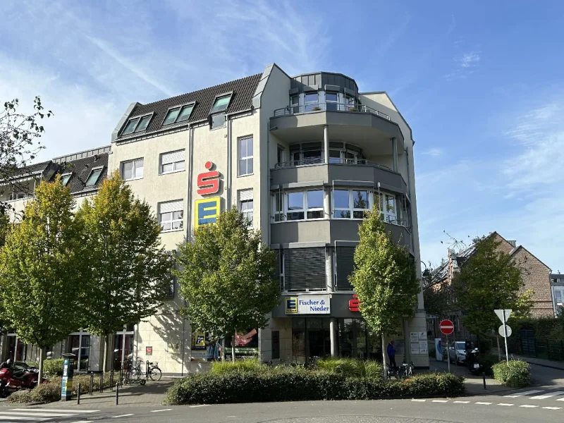 Hausansicht - Wohnung mieten in Leverkusen - KARREE IM DORF: Großzügige 2-Zimmer-Wohnung mit Loft-Charakter in Leverkusen-Schlebusch!