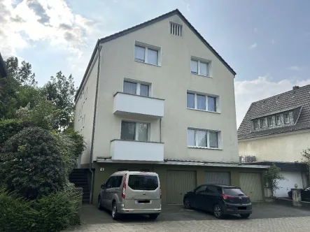 Hausansicht - Wohnung mieten in Leverkusen - Geräumige 3-Zimmer-Wohnung mit Westbalkon und Pkw-Stellplatz in Leverkusen-Schlebusch!