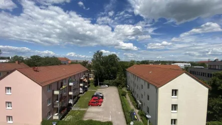 Ausblick - Wohnung kaufen in Erfurt - Moderne 2-Zimmer-Wohnung mit Dachterrasse, Balkon und TG-Stellplatz