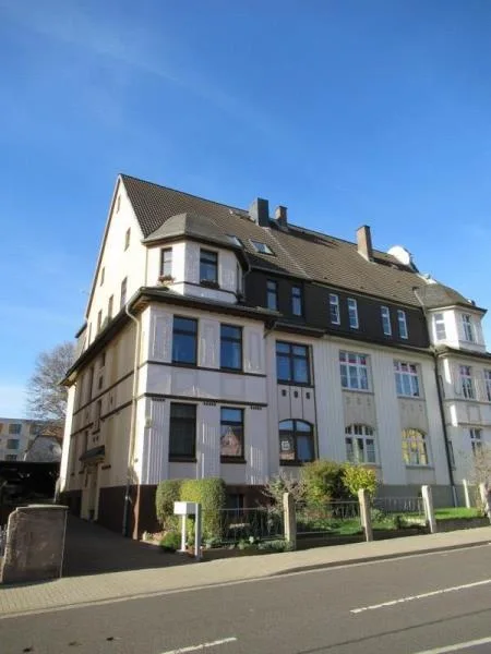 Außenansicht - Haus kaufen in Gotha - Mehrfamilienhaus mit vielen Möglichkeiten in zentraler Lage von Gotha