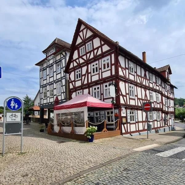 Straßenansicht - Haus kaufen in Melsungen - Historisches Wohn- und Geschäftshaus