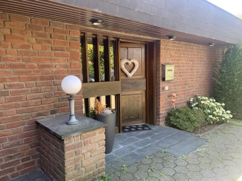 Eingang - Haus kaufen in Ascheberg - Charmantes Einfamilienhaus mit einladendem Kamin - die perfekte Kulisse für familiäre Gemütlichkeit