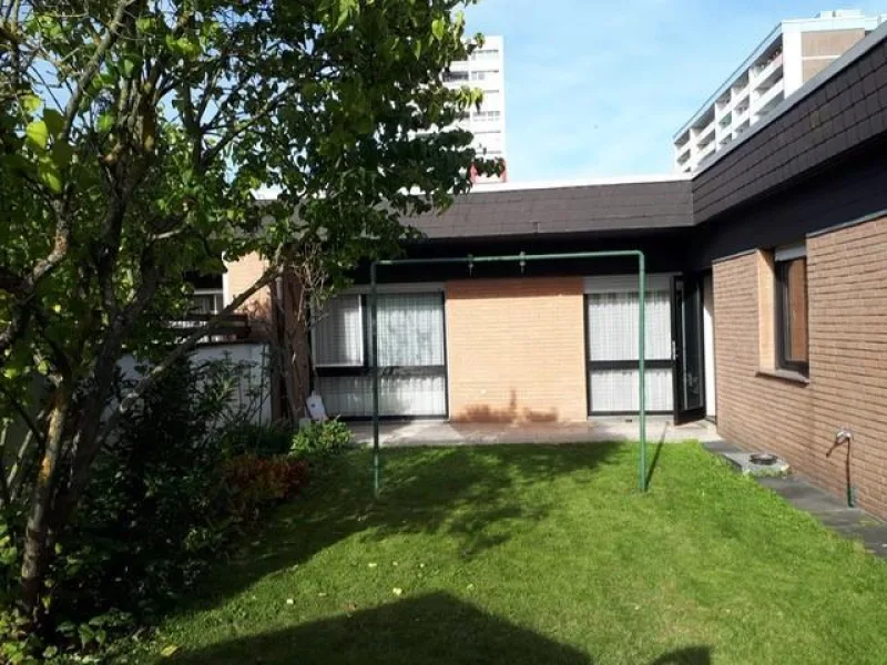 Ansicht 1 - Haus kaufen in Köln - Schöner Bungalow mit Grundstück und Garten