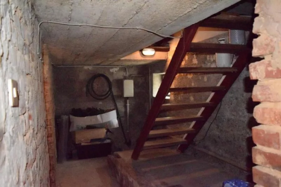 Treppe zu Kellergeschoss 