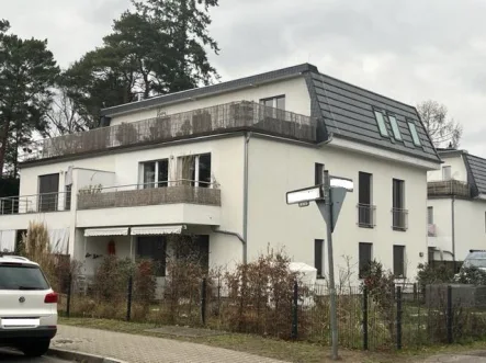 Außenansicht - Wohnung kaufen in Berlin - Penthouse Wohnung mit unverbautem Blick in die Natur