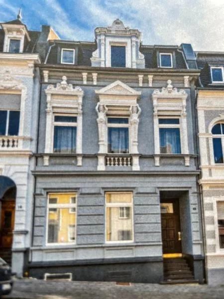 Hausansicht - Haus kaufen in Mönchengladbach - Generationenhaus im Herzen von Mönchengladbach