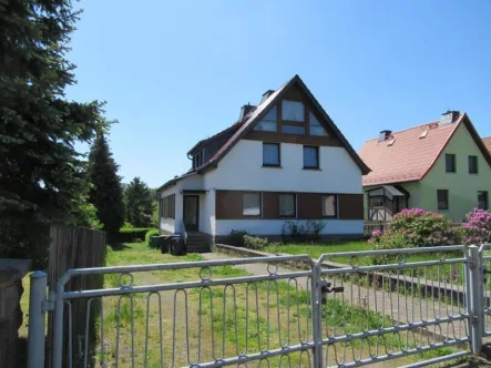 Expose  - Haus kaufen in Friedrichroda - Idyllisches Massivhaus mit weitläufigem Garten