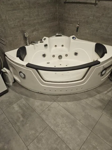 Badezimmer mit Whirlpool