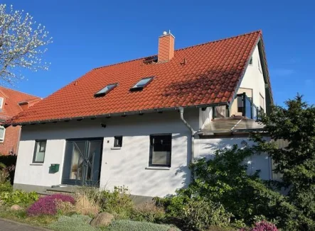 Außenansicht - Haus kaufen in Stralsund - Wohnen wo andere Urlaub machen - Einfamilienhaus in Stralsund