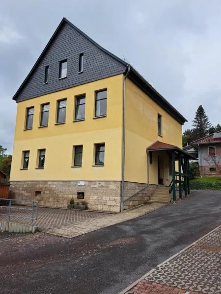 Ansicht 1 - Wohnung kaufen in Ruhla - Dachgeschosswohnung mit Galerie und Gartennutzung