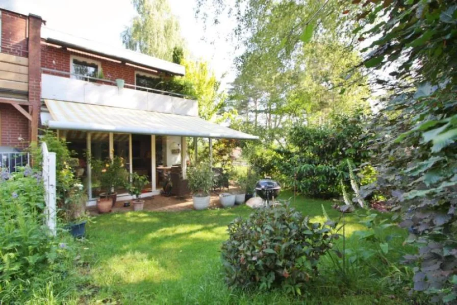 Hausansicht Gartenseite - Haus kaufen in Hamburg - Charmantes Reihenendhaus mit Garten auf Erbpacht nahe Fischbeker Heide!