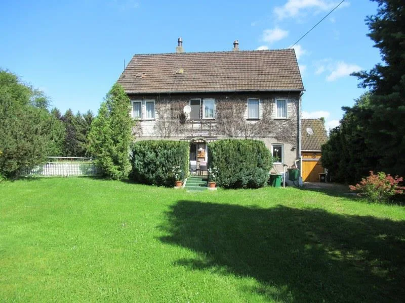 Frontansicht - Haus kaufen in Fröttstädt - Charmantes Bauernhaus mit großem Grundstück 