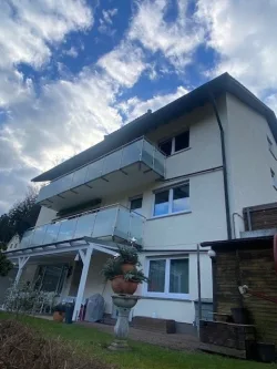 Hausansicht - Wohnung kaufen in Calw - Modern und großzügig! Wunderschöne 4 Zimmerwohnung 