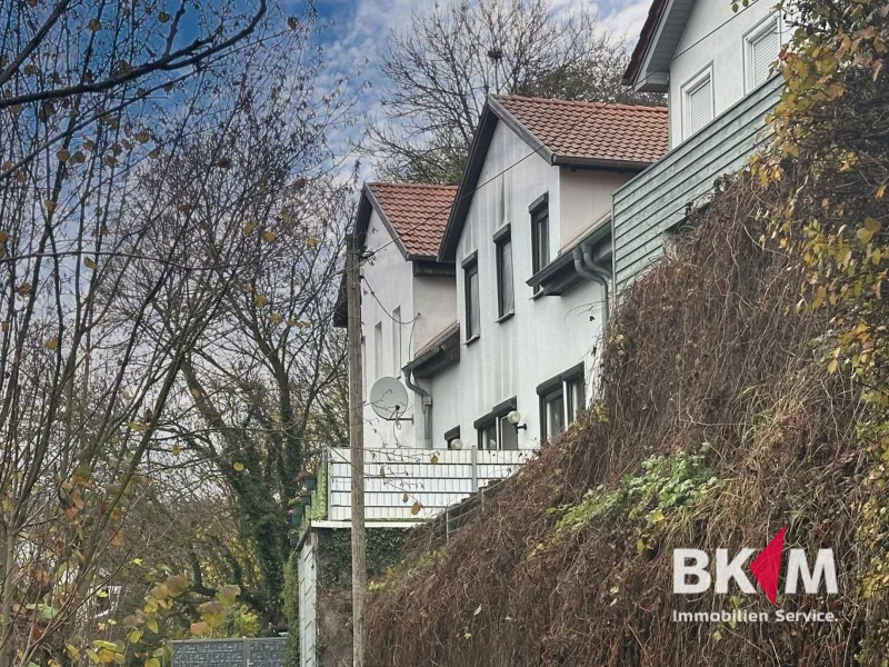 Außenansicht - Haus kaufen in Waltershausen - Mehrgenerationenhaus in Walterhausen mit Blick auf den Waldteich