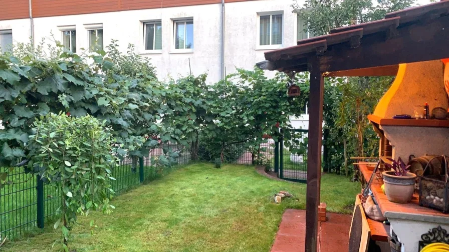 Garten mit Grillplatz