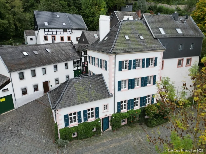  - Haus kaufen in Blankenheim - Historisches Stadthaus-Juwel, saniert, auf 5 Ebenen: Wohnen, Arbeiten, Ausstellen, ges. 234 m² ...