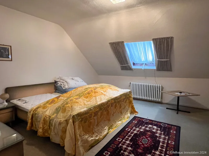 Schlafzimmer 2 2 OG