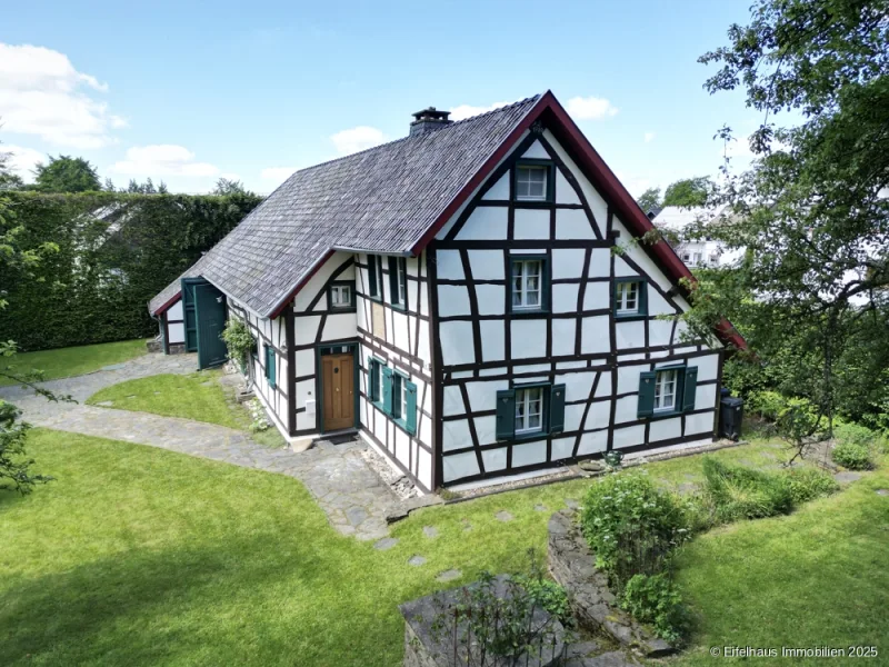  - Haus kaufen in Monschau / Höfen - Historisches Anwesen mit exklusivem Loft zum Wohnen und Arbeiten, 322 m² / 2.300 m² ...