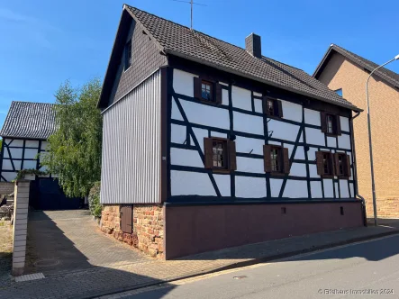   - Haus kaufen in Mechernich-Glehn - Fachwerk-Original, ideale Basis für Ferienhaus, Wohnhaus 143 m², Wirtschaftsteil, Hof, Garage ...