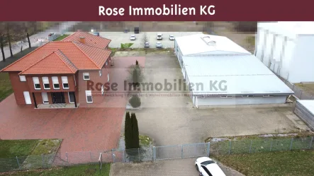 Nord Ansicht - Halle/Lager/Produktion mieten in Espelkamp - ROSE IMMOBILIE KG: Lager-/Werkstatthallen mit Bürohaus in Espelkamp zu vermieten.