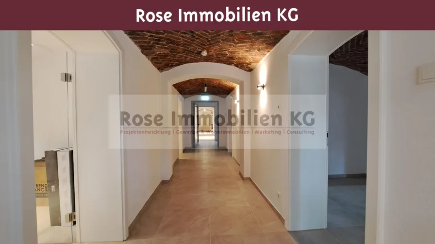 Flur - Büro/Praxis mieten in Minden - ROSE IMMOBILIEN KG: Erstbezug mit besonderem Charme und repräsentativer Außenwirkung!