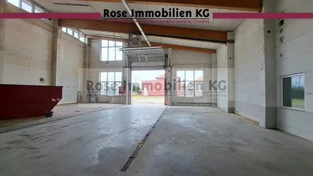 Halle 1 - Halle/Lager/Produktion mieten in Stadthagen - ROSE IMMOBILIEN KG: Lager-/Produktionshalle mit hellen Büros in Stadthagen zu vermieten!