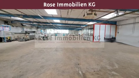 Halle - Halle/Lager/Produktion mieten in Bad Oeynhausen - ROSE IMMOBILIEN KG: Lager-/Produktionshalle mit ebenerdigen Rolltor und schnelle Anbindung an BAB 30!