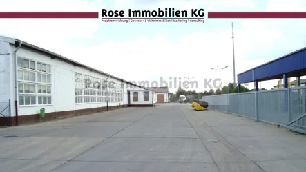 Halle 6 Südseite - Halle/Lager/Produktion mieten in Küstriner Vorland - ROSE IMMOBILIEN KG: Lagerhalle mit 4,7 m Höhe zu vermieten!