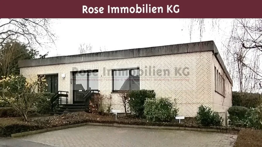 Eingang/Parken - Büro/Praxis mieten in Bad Oeynhausen - ROSE IMMOBILIEN KG: Büroeinheit auf zwei Etagen in Bad Oeynhausen zu vermieten!