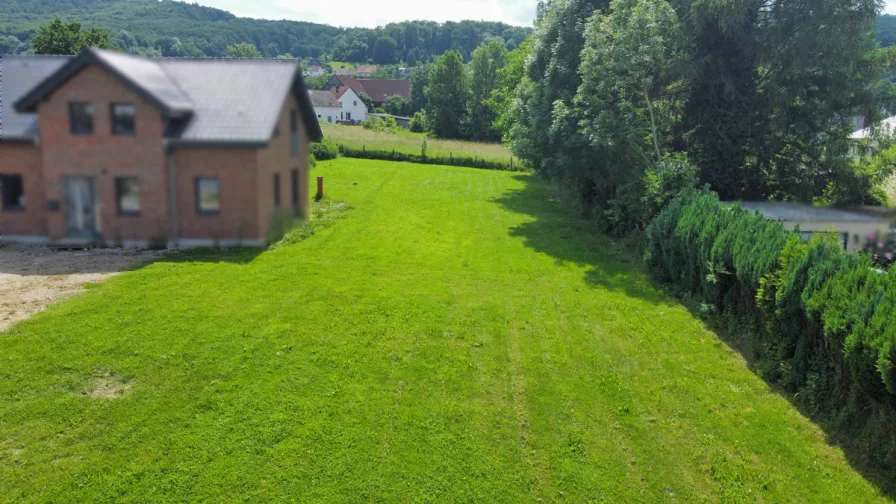 Grundstücksansicht nach Süden auf das Wiehengebirge