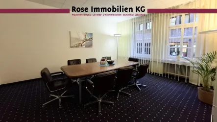 Besprechung - Büro/Praxis mieten in Minden - ROSE IMMOBILIEN KG: Zentrale Büroetage mit Nähe zu behördlichen Stellen wie z.B. Verwaltung und Gericht.