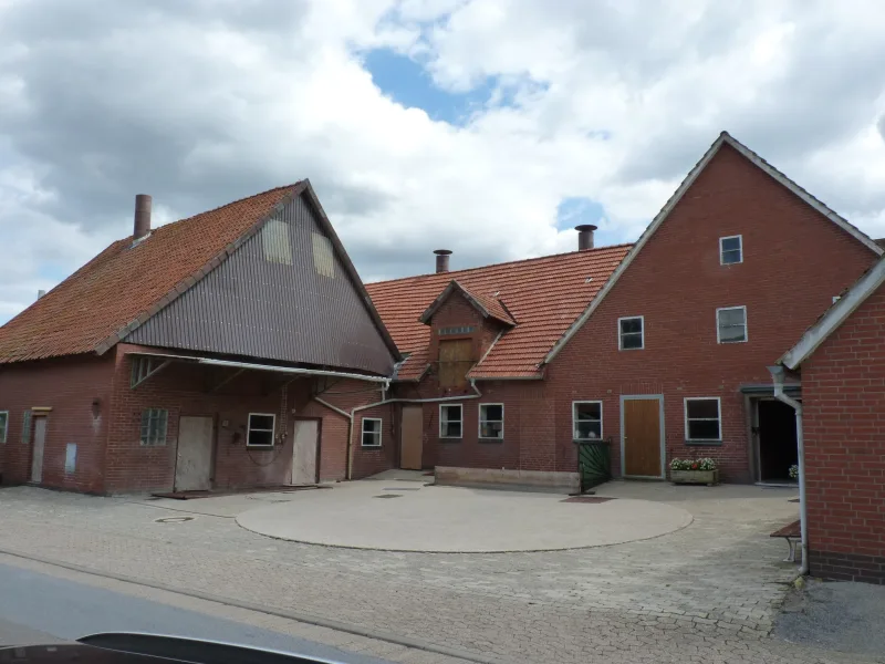 Titelbild - Haus kaufen in Petershagen - Viel Platz für die Familie, Viel Platz für´s Hobby