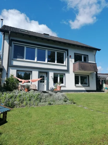 Außenansicht - Haus kaufen in Warstein / Belecke - 2-Familienhaus in Warstein OT Belecke, zentrale Lage direkt am Arnsberger Wald