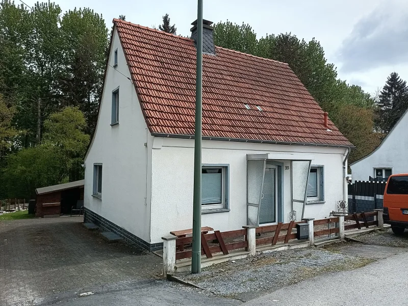 Vorderansicht_1 - Haus kaufen in Warstein - Einfamilienhaus im Grünen in Warstein-Allagen
