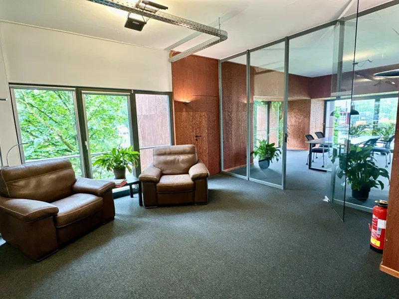 Empfang - Meetingraum - Büro/Praxis mieten in Castrop-Rauxel - Exklusives Büro am Erin-Park: Arbeiten in einzigartigem Ambiente
